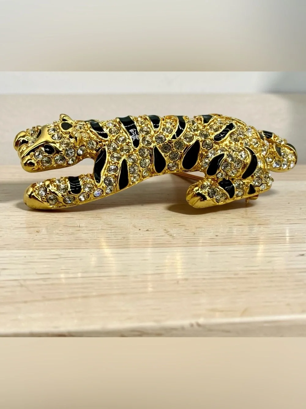 KJL Kenneth Jay Lane “Treasures Of The Duchess” Tiger Rhinestone Brooch 2.5” 90s